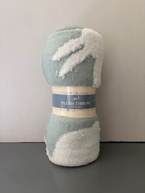 Cozy Plush Throw Blanket - Mint and White